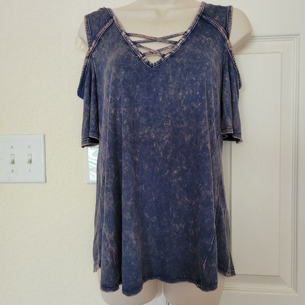Belle Du Jour cold shoulder top/blouse size M
